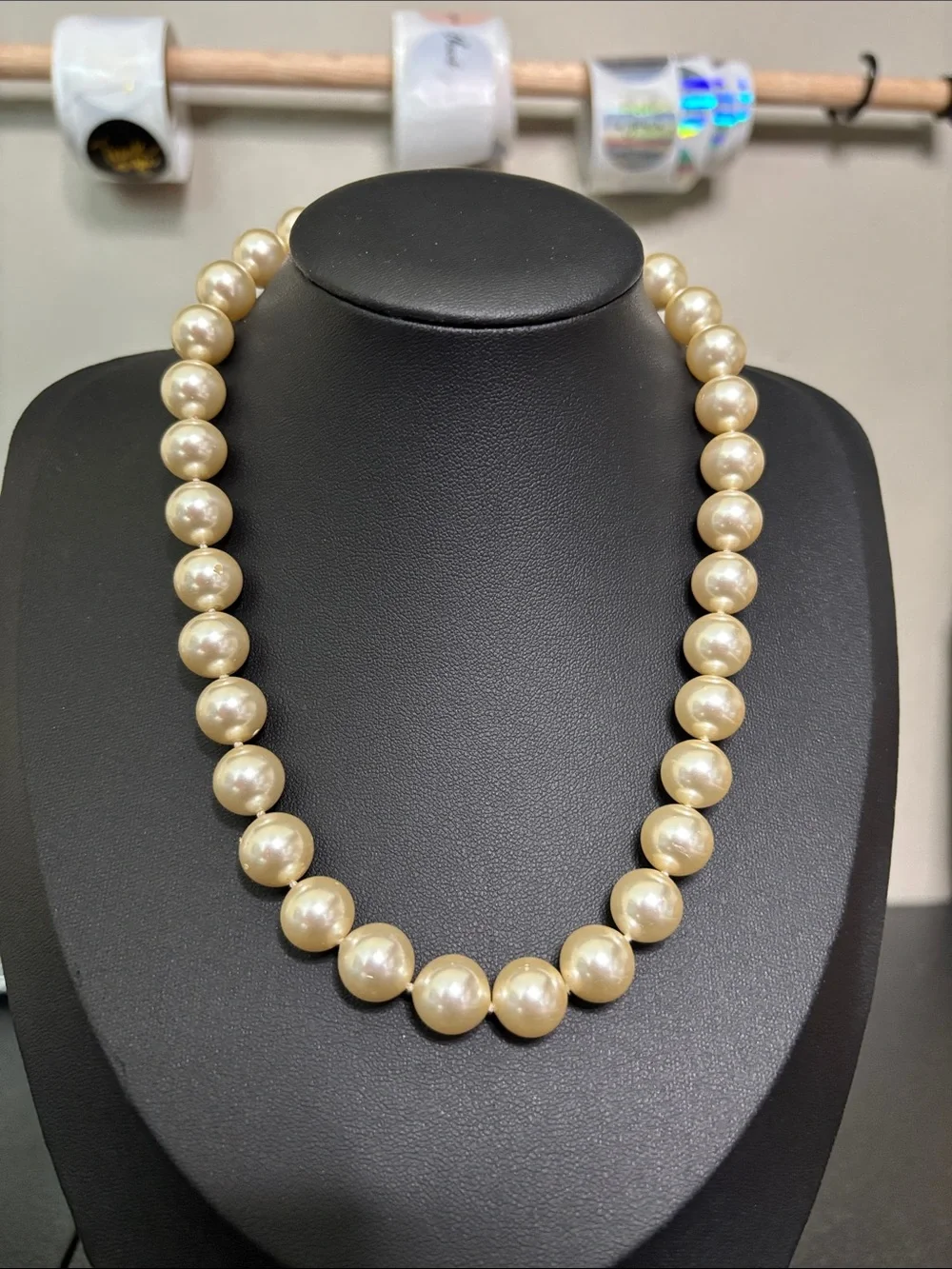 Classic Chunky Glass Cream Pearl Necklace - Elegant Statement Jewelry